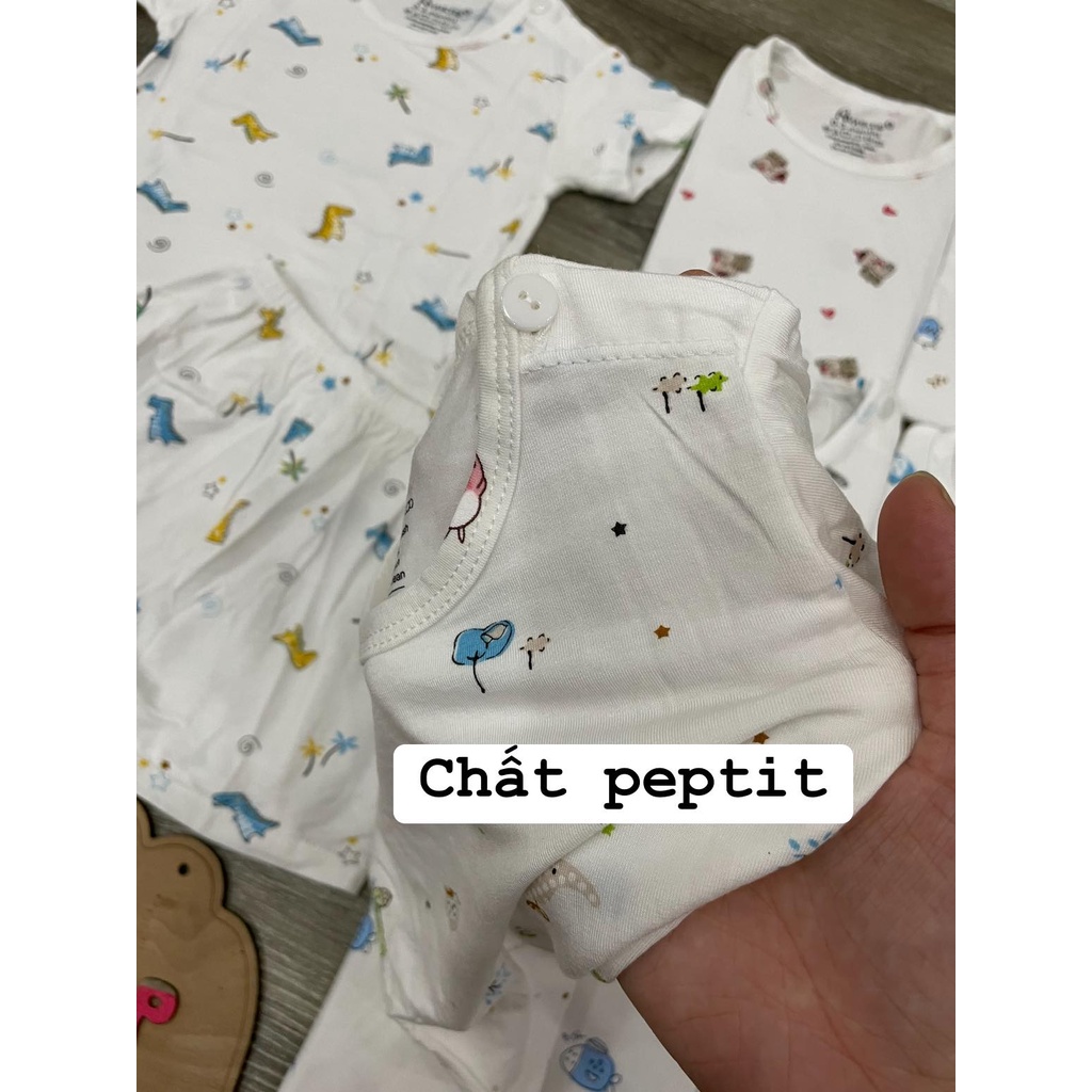 Bộ cộc avalew cài vai peptit trắng họa tiết