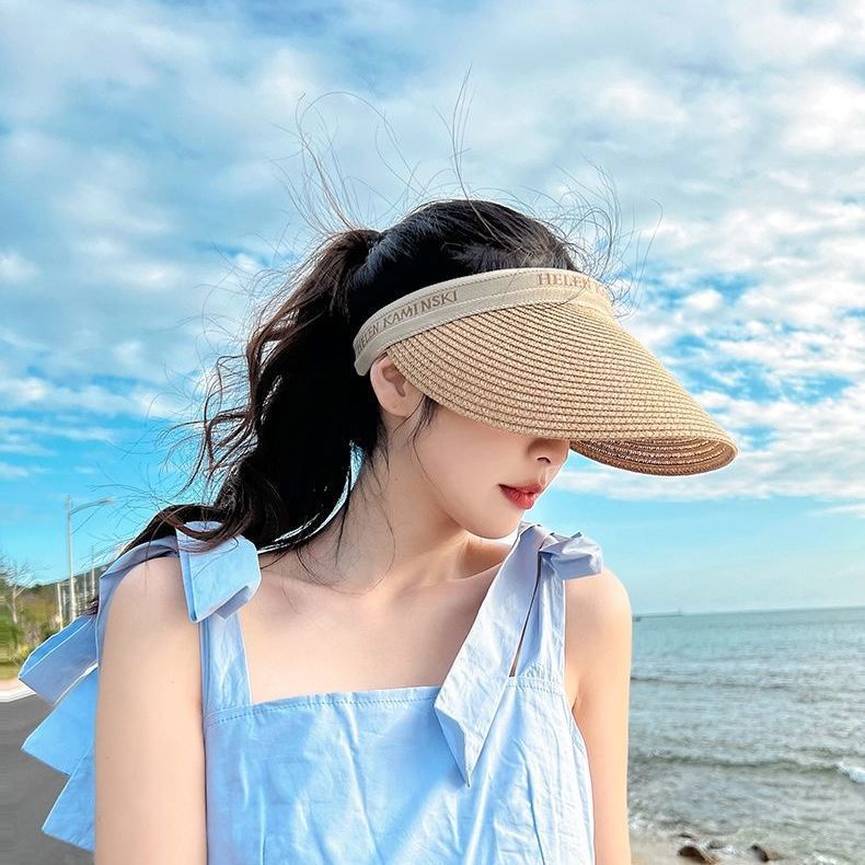 Mũ Cói Du Lịch Hở Chóp Đầu Phối Vòng Màu Kem Thêu Chữ P2160