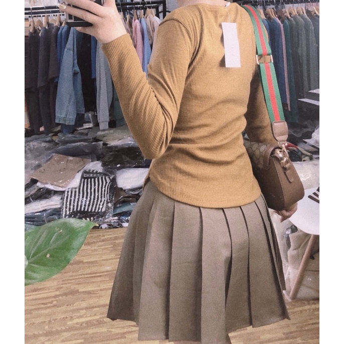 Áo len tăm cúc ngực