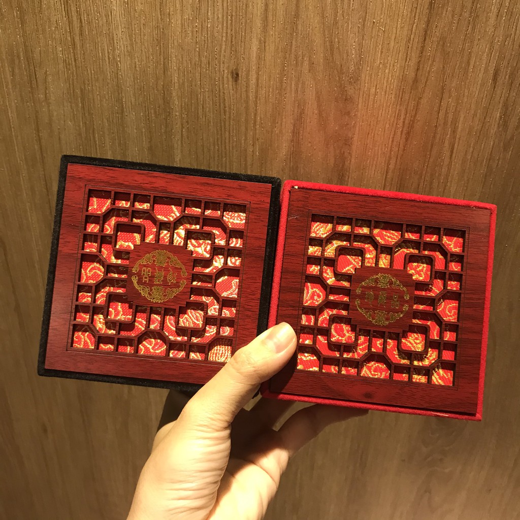 Mọc - Hộp đựng chuỗi bằng nhung khung gỗ size 10x10x4,5cm | BigBuy360 - bigbuy360.vn