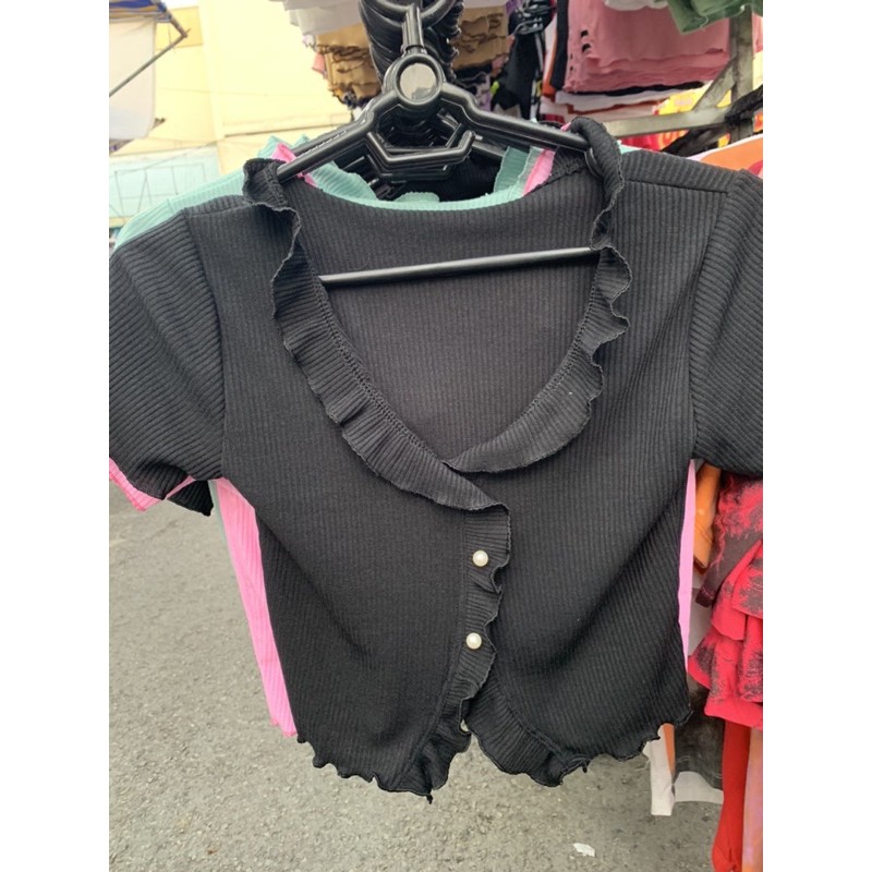 Áo croptop viền bèo
