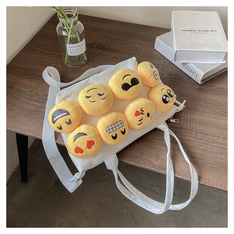 Túi đeo chéo phong cách đường phố cá tính