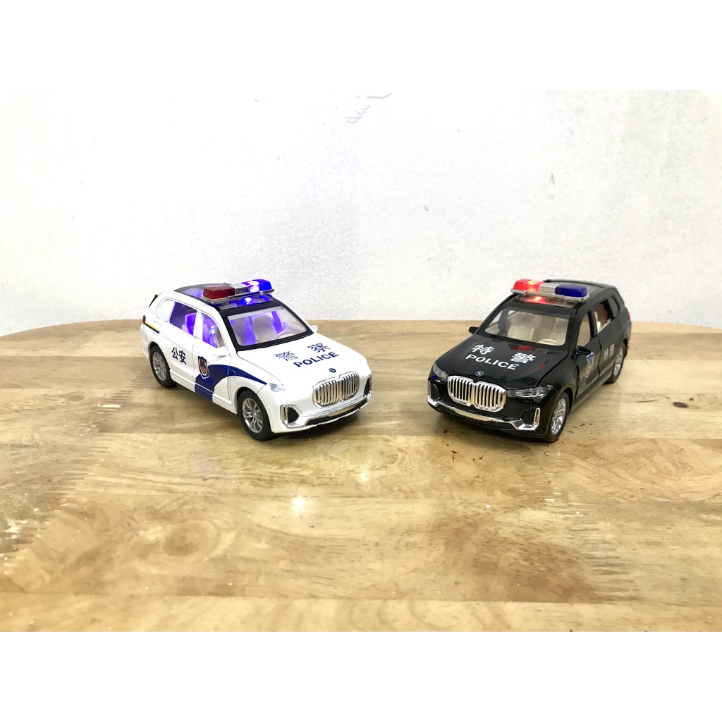 Mô hình xe cảnh sát BMW X7 _ Tỷ lệ 1:32