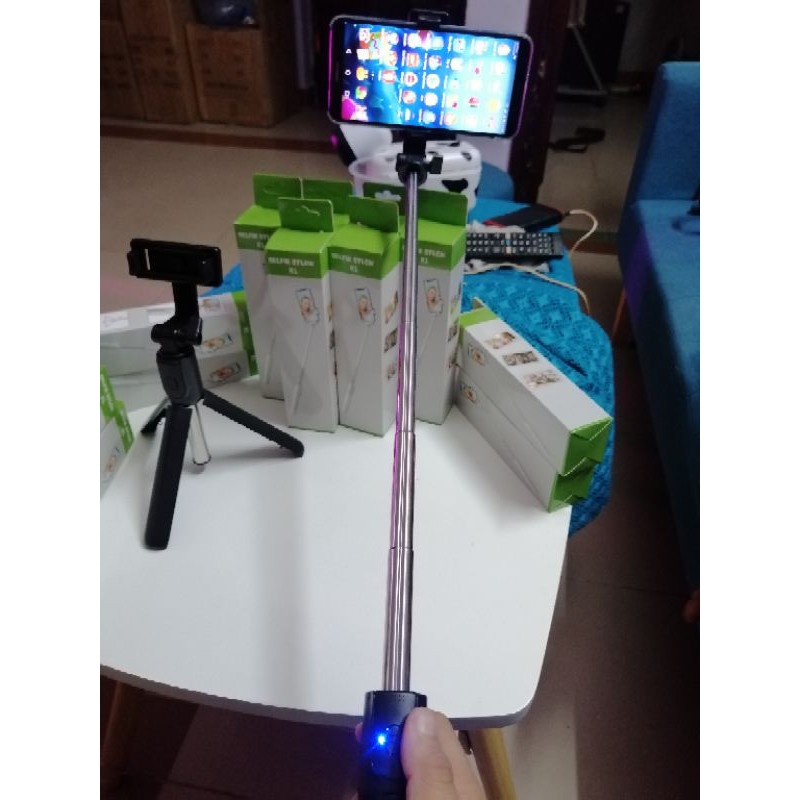 gậy chụp hình tripod 3 chân livestream xoay 360 độ R1