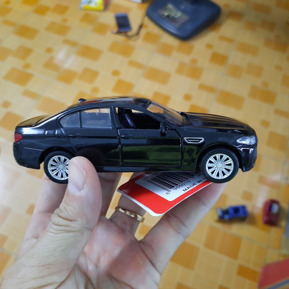 Mô hình xe ô tô BMW M5 tỉ lệ 1:36 bằng kim loại (unbox)