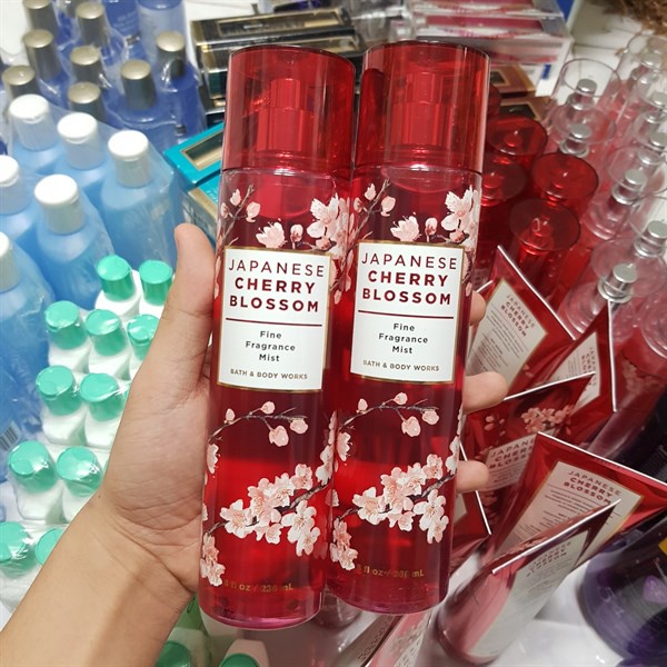 Xịt Thơm Toàn Thân Japanase Cherry Blossom - Bath And Body Works (236ml)