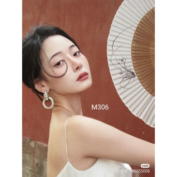 Có sẵn -son kem lỳ không trôi nhẹ môi Hoa Tây Tử Florasis màu tây
