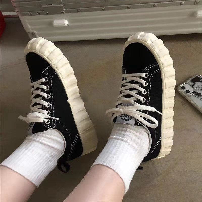 Tướng công phu đôi giày vải bình thường | BigBuy360 - bigbuy360.vn