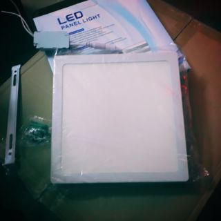 Đèn led ốp nổi 18w vuông trắng