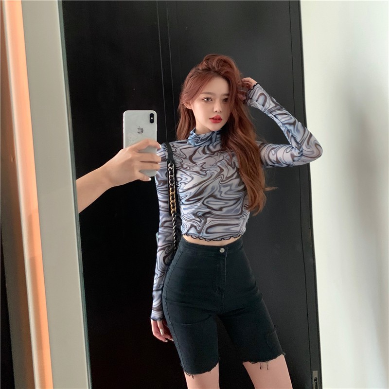 Short cropped long-sleeved bottoming top