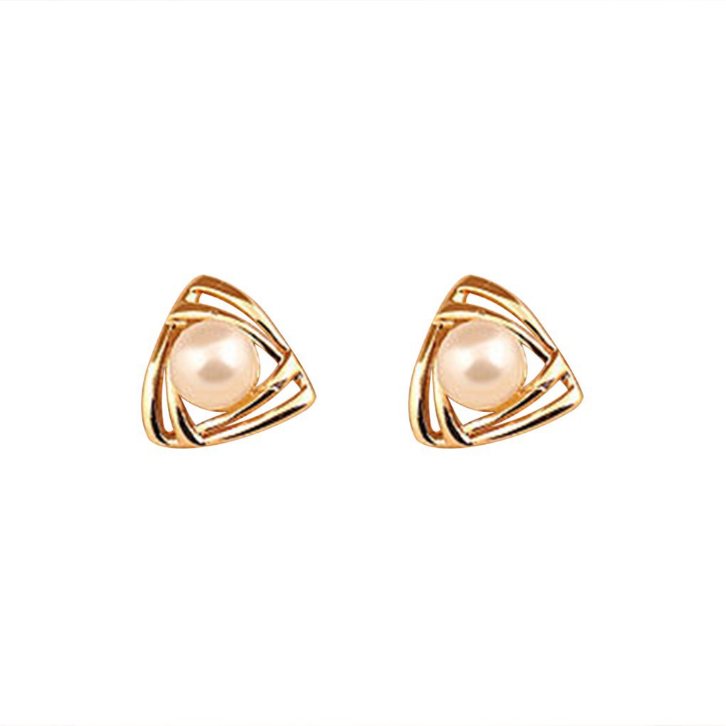 Khuyên tai nữ hình tam giác đính ngọc trai