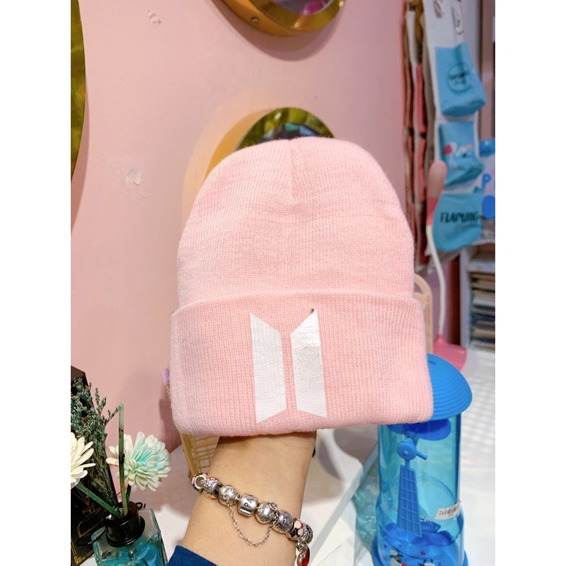 Mũ len mịn màu hồng chữ BTS Mũ lên trơn basic chất liệu len mịn mềm cực thích Mũ len phong cách hàn quốc