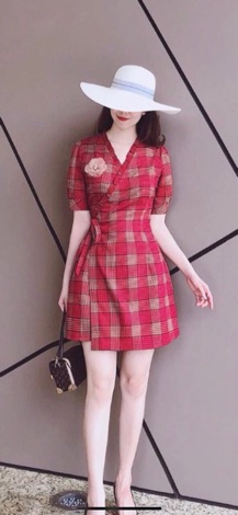 Váy vạt chéo caro
