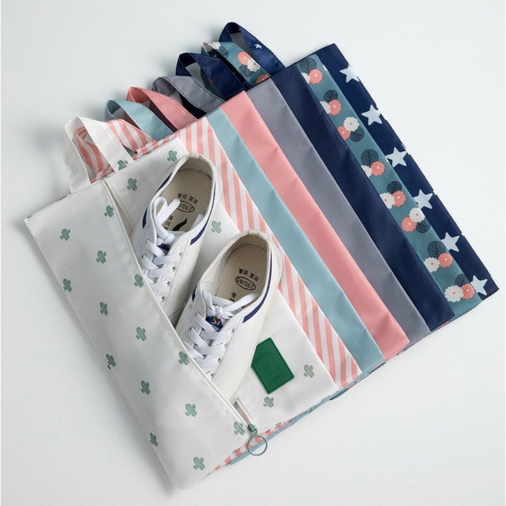 Đựng Giày Chống Bụi Dùng Khi Đi Du Lịch Ốp