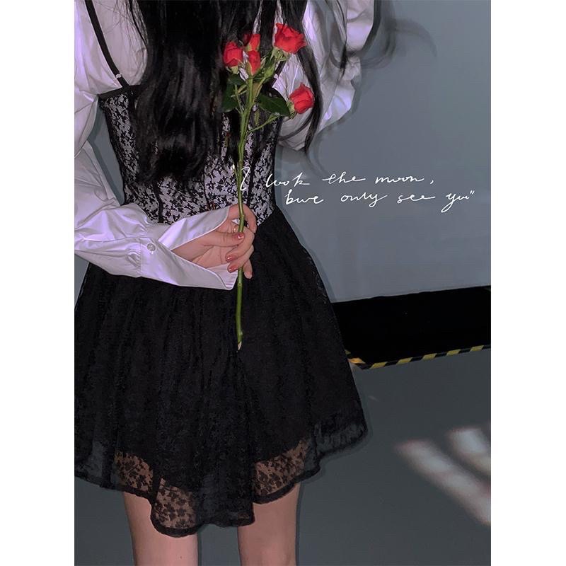 Set áo sơ mi trắng và váy xoè dáng corset phối ren hàng taobao