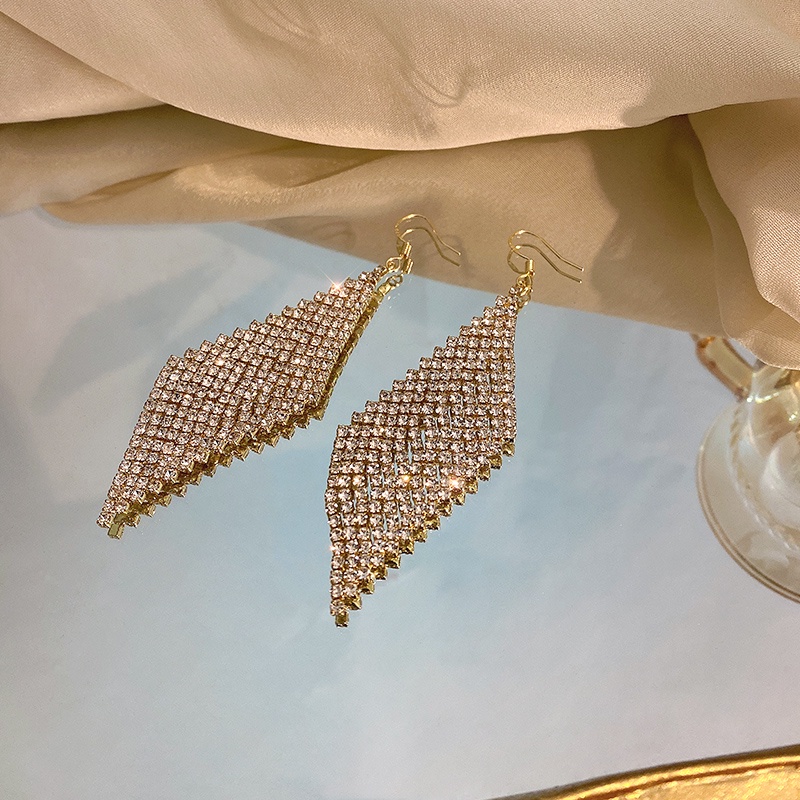 Khuyên tai dài thời trang sang trọng cho nữ