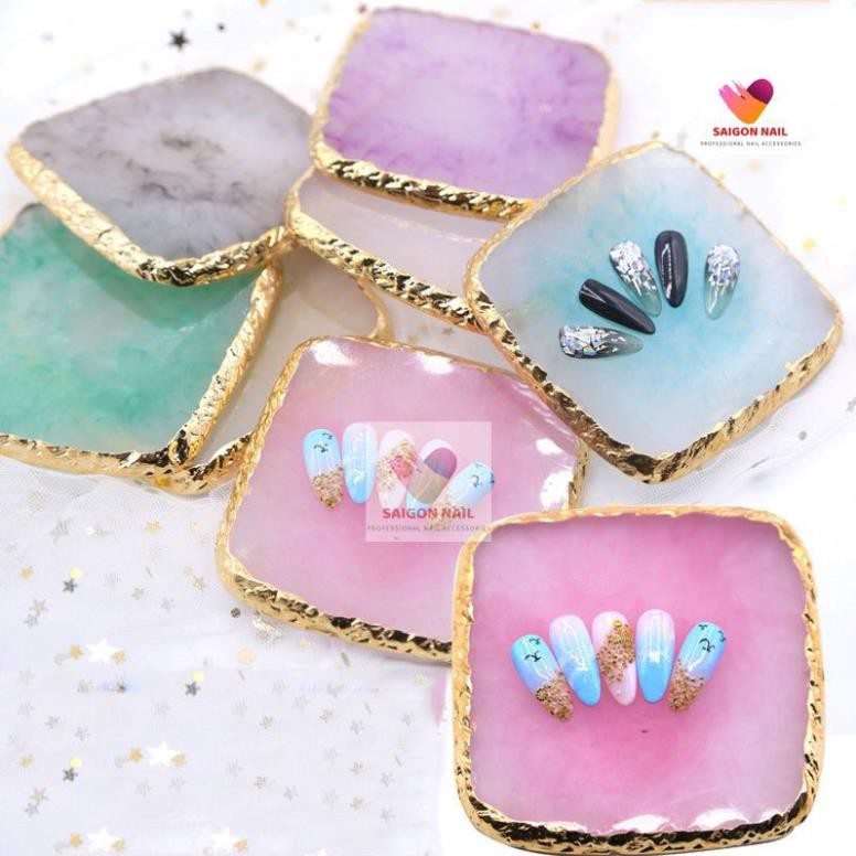 Khay đá đựng màu vẽ đủ kiểu