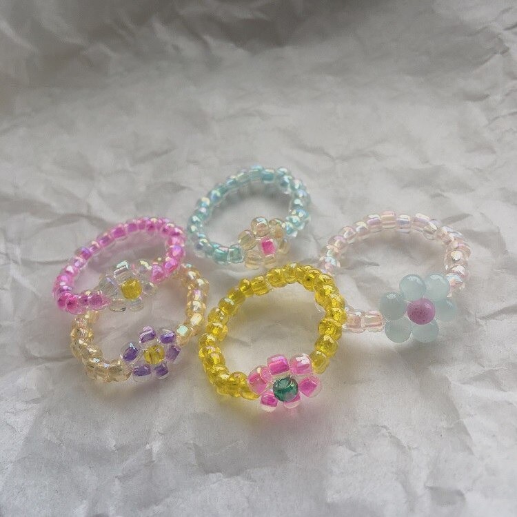 Nhẫn hạt cườm hoa cúc handmade
