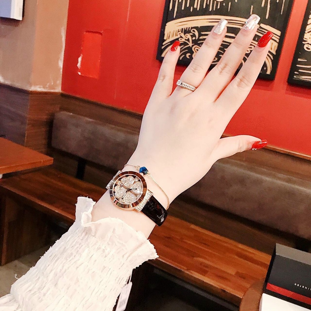 Đồng hồ nữ Melissa 8238 mặt tròn đính đá dây da