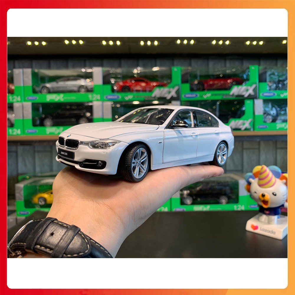 Mô hình xe BMW 335i tỉ lệ 1:24 hãng Welly