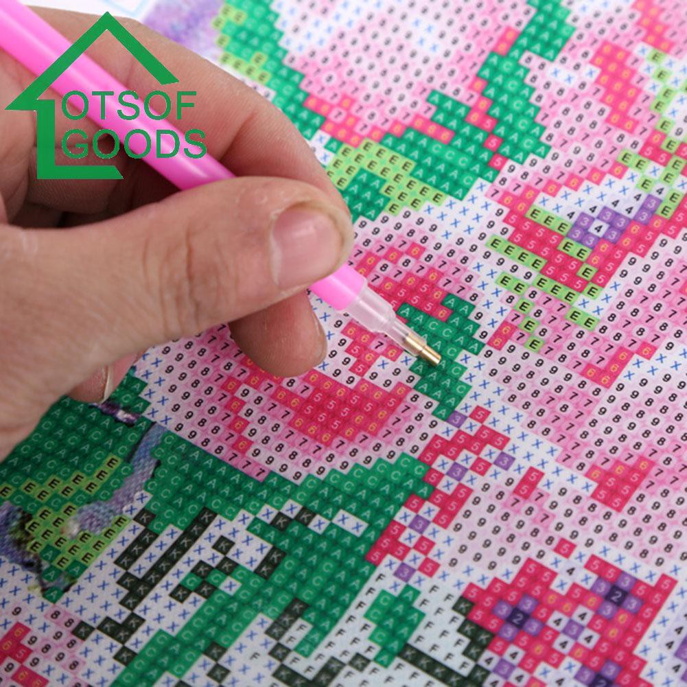 Set tranh thêu hình cô gái và hoa đẹp mắt tự hoàn thành