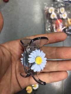 Kẹp tóc càng cua bông cúc