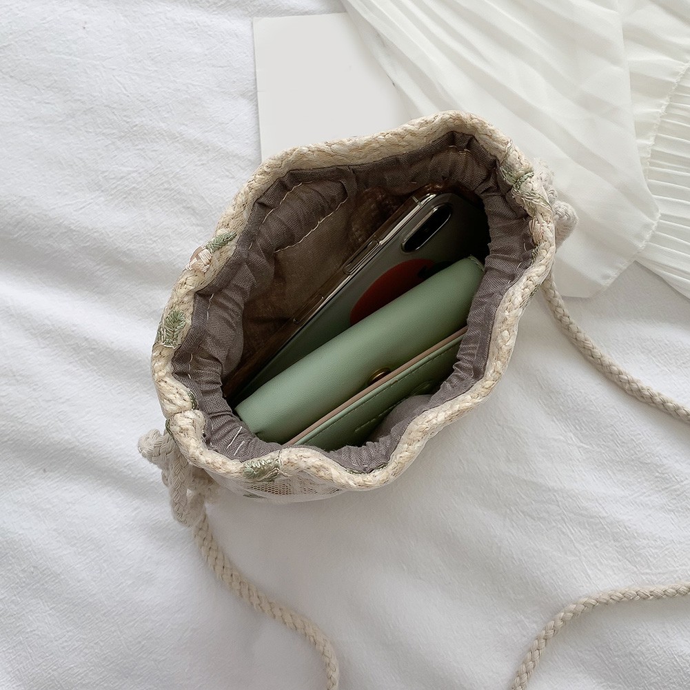 Beginning - Túi dệt kim đeo chéo thêu hoa xinh xắn dành cho nữ