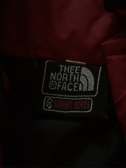 Áo khoác gió The North Face màu đỏ chính hãng