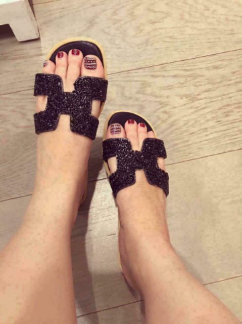 Dép Thái lan chữ H