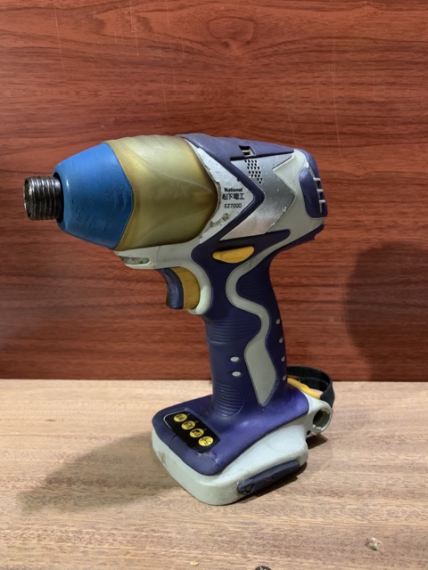 Thân máy vít không than National EZ7200