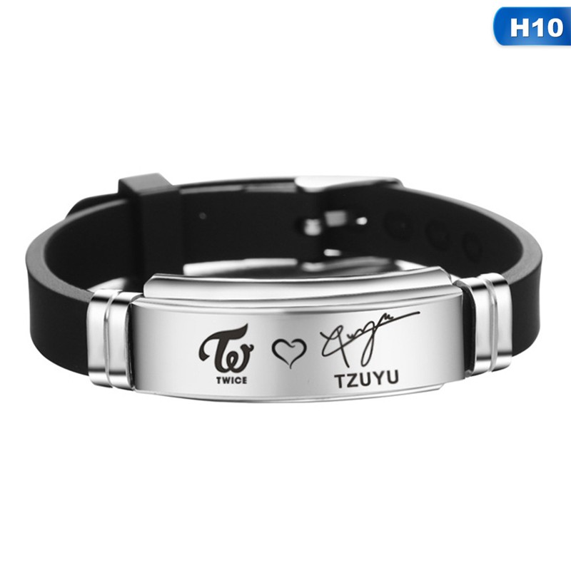 Vòng tay dây Silicone phối thép titan chữ Twice