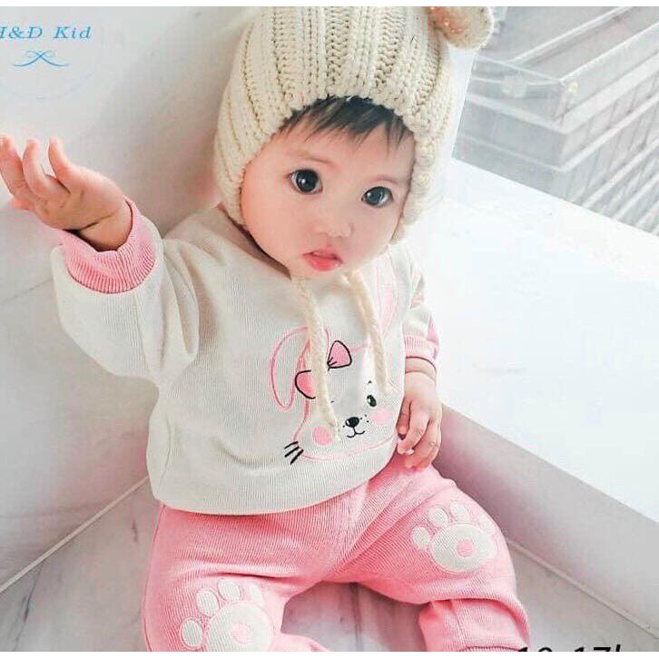 Bộ quần áo đáng yêu cho bé