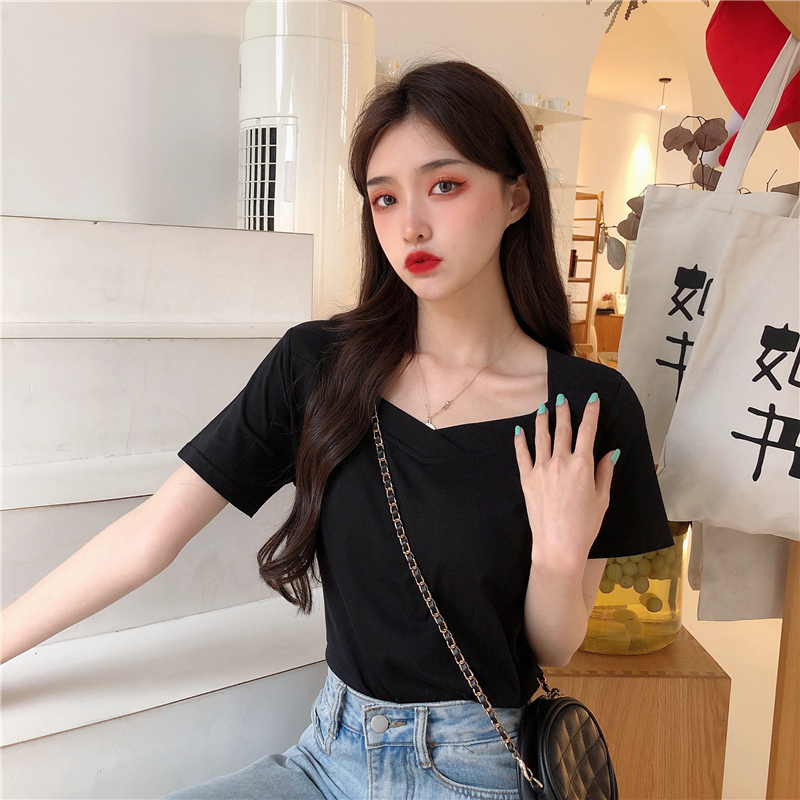 Áo nữ tay ngắn cổ chữ V thời trang xinh xắn