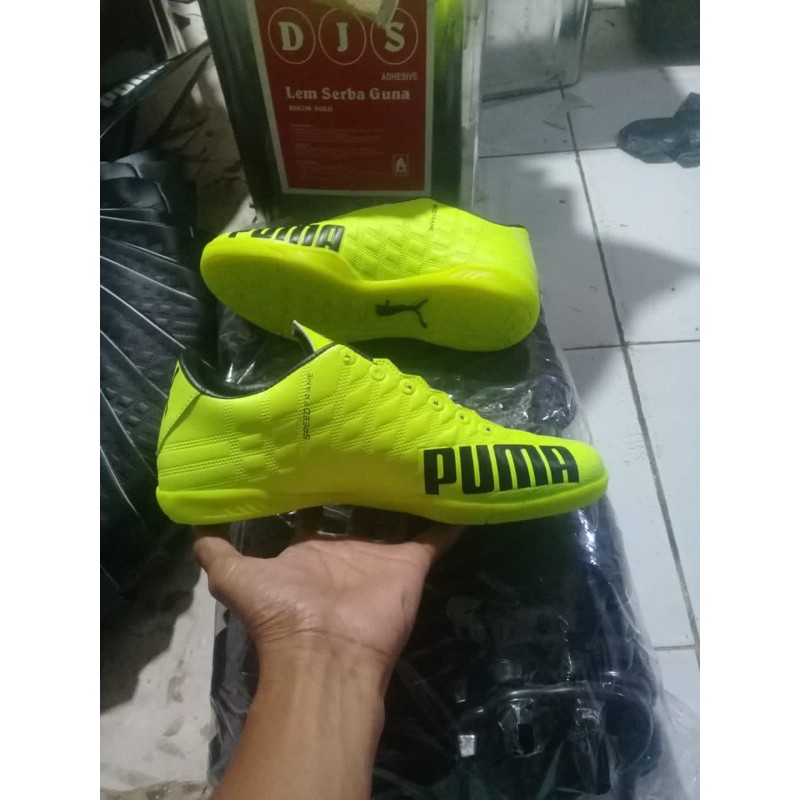 Giày Thể Thao Puma Evo Futsal Thiết Kế Năng Động Hợp Thời Trang