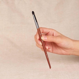 Cọ nhấn đuôi mắt Makeup Forever 212