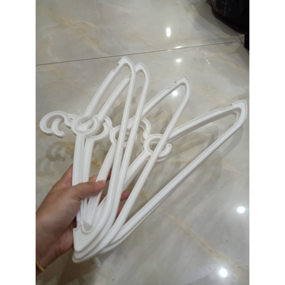 Thanh lý 1 Sét 5 móc nhựa siêu dày của DUY TÂN (móc kèm tủ treo của cty Duy Tân)