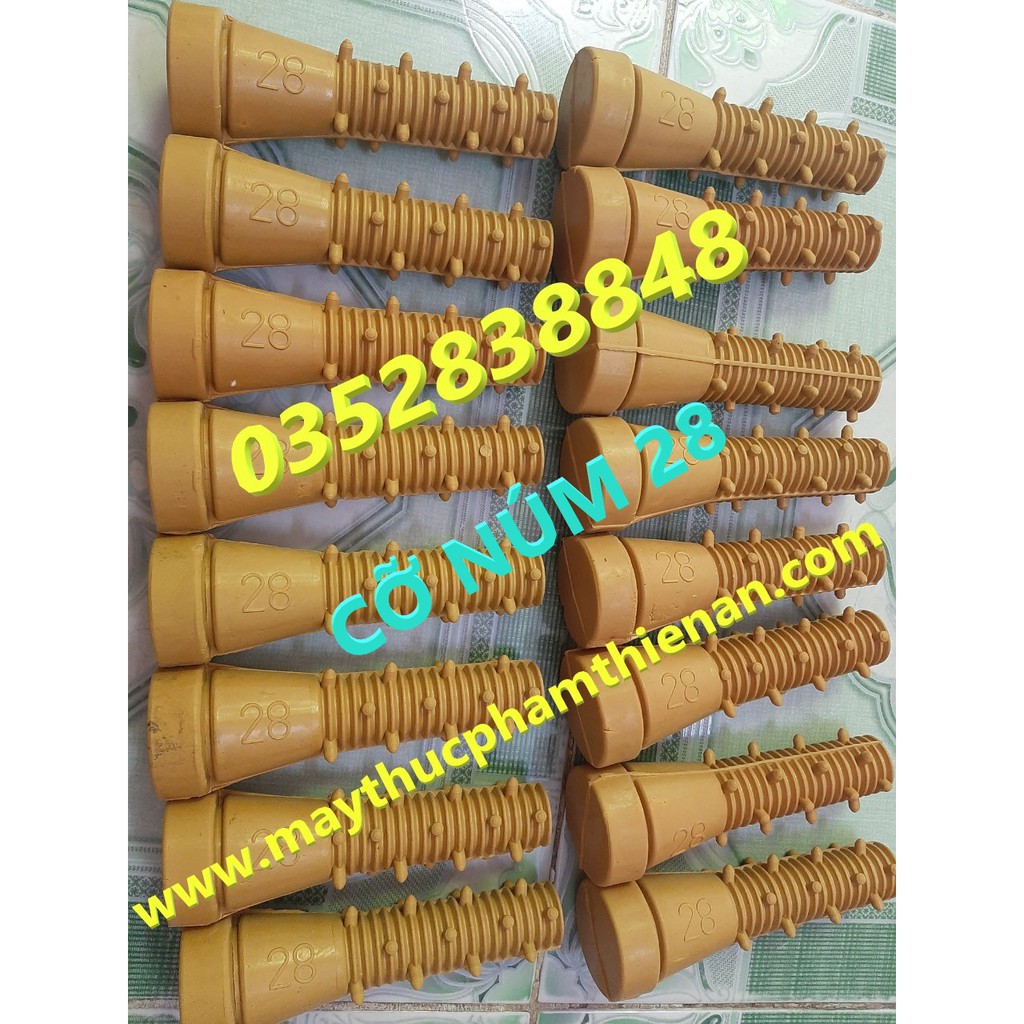 Núm cao su của máy vặt lông gà, vịt, cây đánh lông gà vịt được làm 100% bằng cao su tự nhiên mềm, dẻo và rất bền