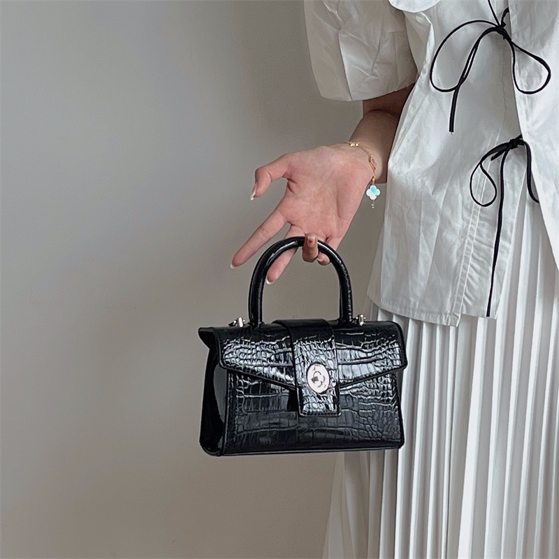 Túi Đeo Chéo Vai Hình Vuông Nhỏ Vân Da Cá Sấu Có Khóa Chất Lượng Cao 2022 Mới Cho Nữ