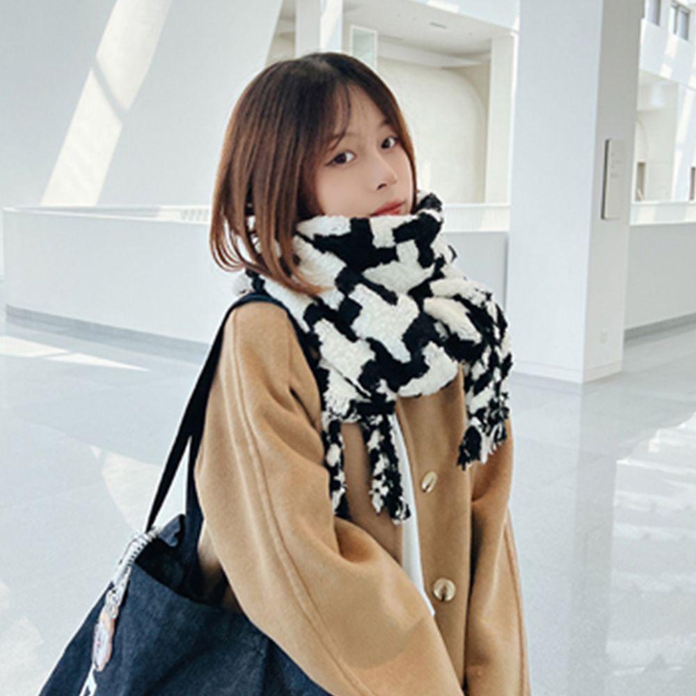 Khăn Choàng Cổ Phối Tua Rua Thời Trang Thu Đông Cho Nữ