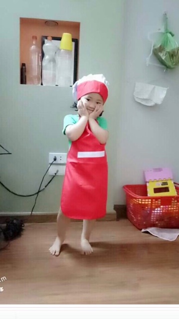 Bộ Đồ Bếp Cho Bé Gồm Tạp Dề Và Nón
