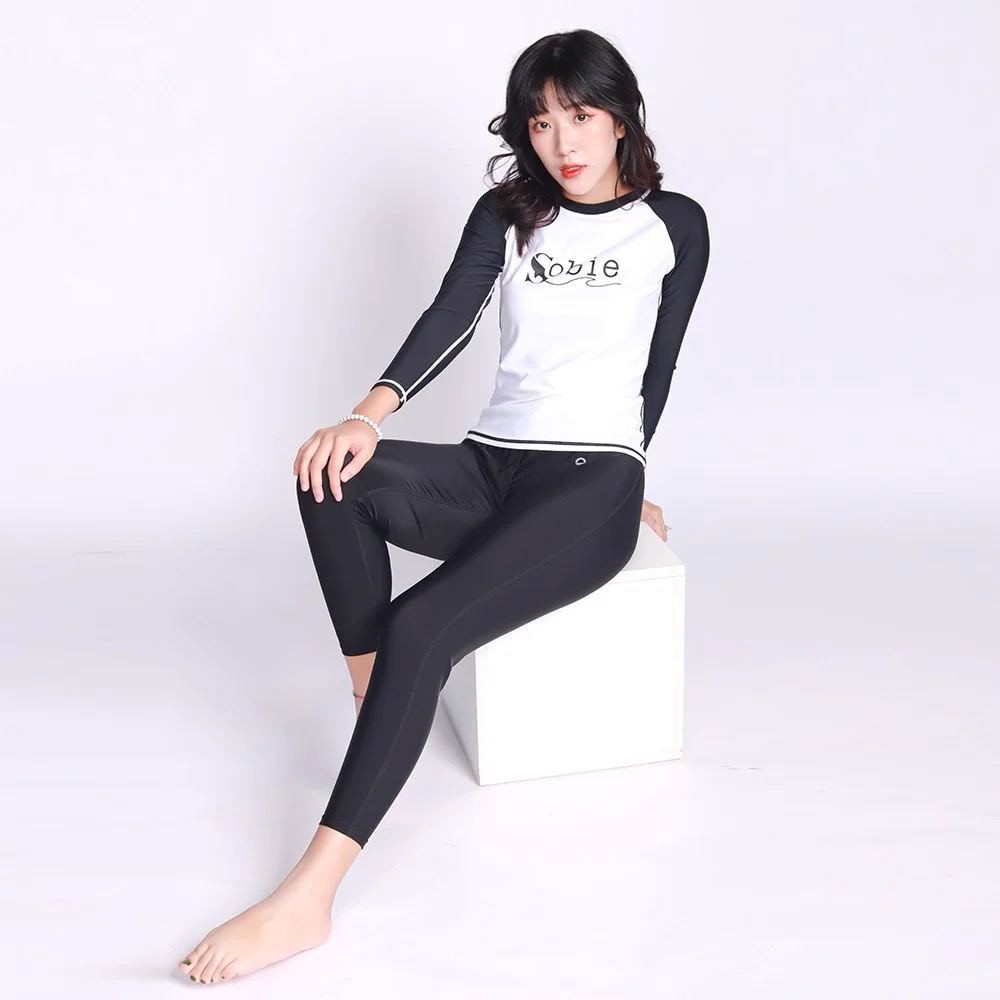 Áo bơi nữ Basic Sobie Black White | BigBuy360 - bigbuy360.vn