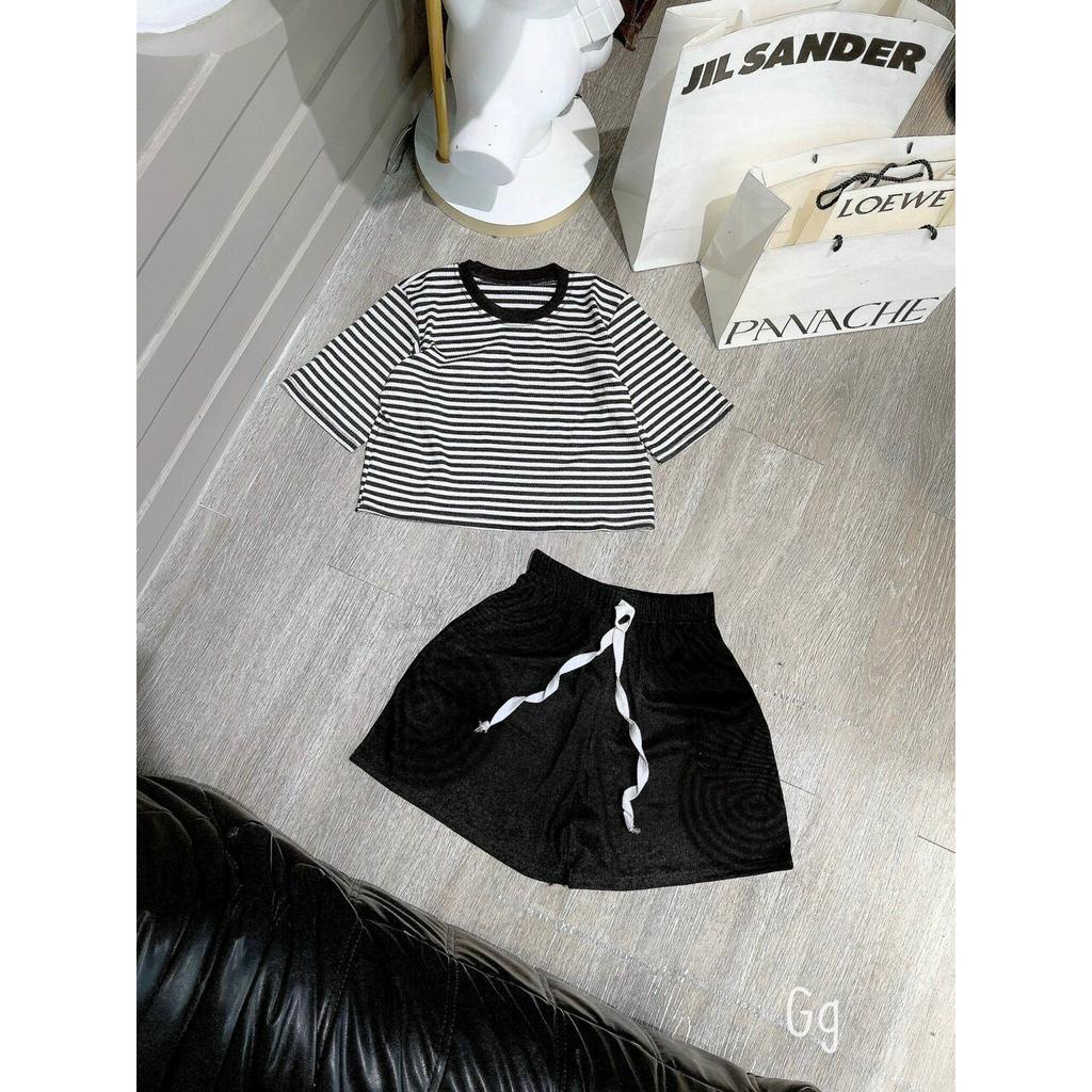 sét bộ đùi gân sọc cổ tròn ngắn tay hot