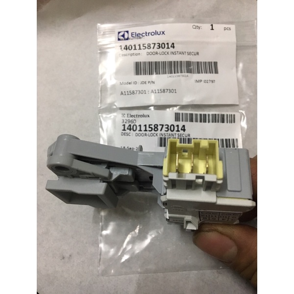 Công tắc khoá cửa Electrolux EWF 12853,12942,10932 mới chính hãng