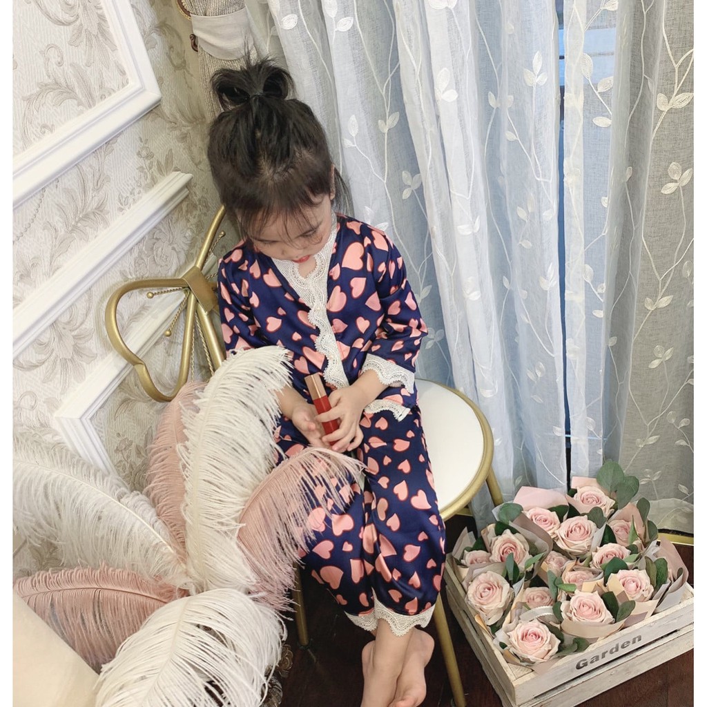 Bộ Ngủ Pijama Lụa Satin Hình Tim Dài Tay Bé Gái BN07