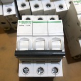 Attomat 3 cực A9K Schneider