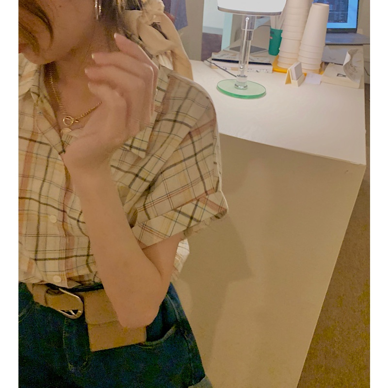 Áo sơ mi nữ sọc tay ngắn, thiết kế cổ điển, phong cách Hồng Kông, đẹp và tinh tế.