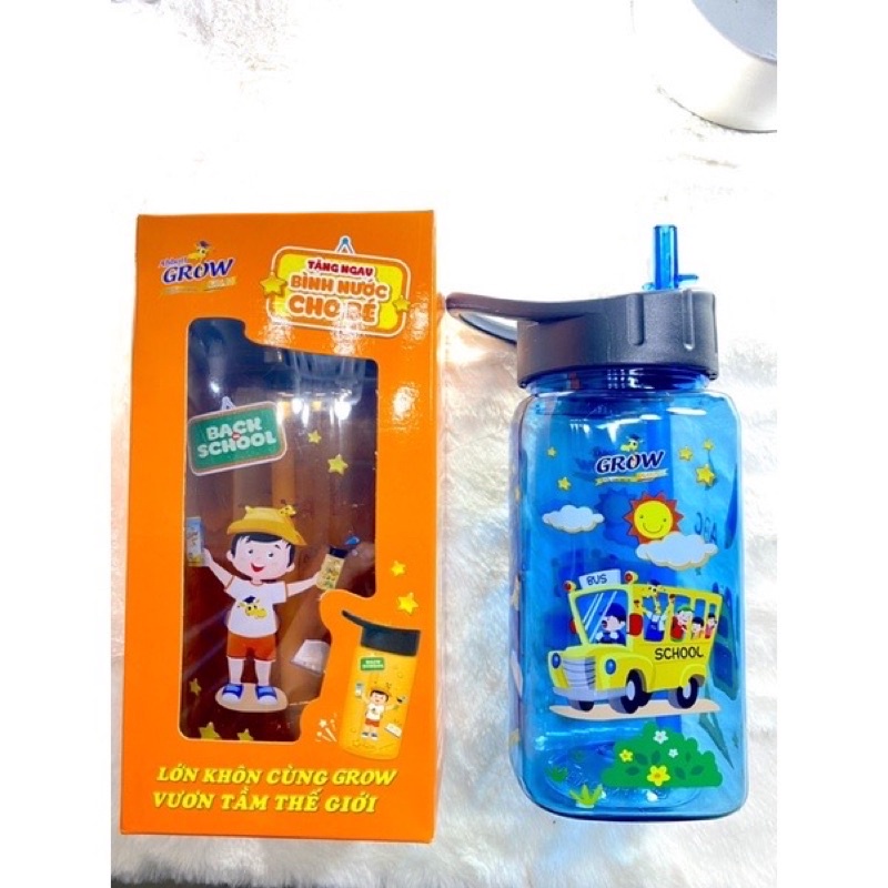 Bình đựng nước kèm túi và quai đeo 700ml