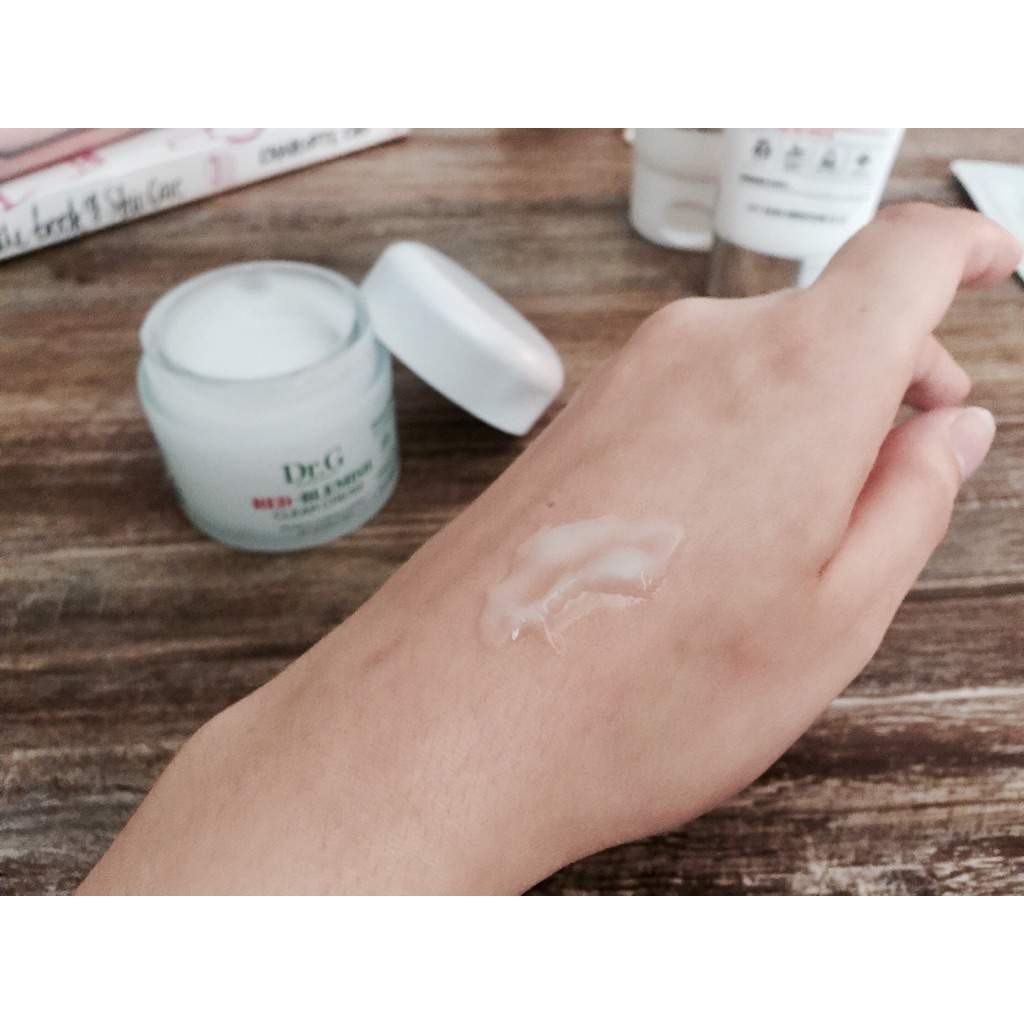 Kem dưỡng da dầu mụn nhạy cảm DR.G Drg R.E.D Red Blemish Clear Soothing Cream/Cica Clear Soothing Cream