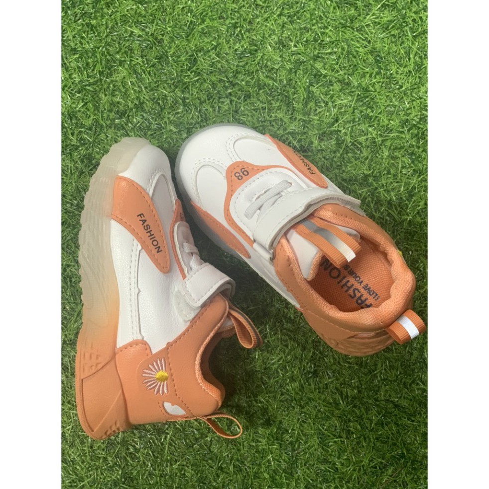 Giày Thể Thao Thêu Hoa Cúc Fashion Cho Bé Gái Hàng Quảng Châu Bao Chất (B8901)