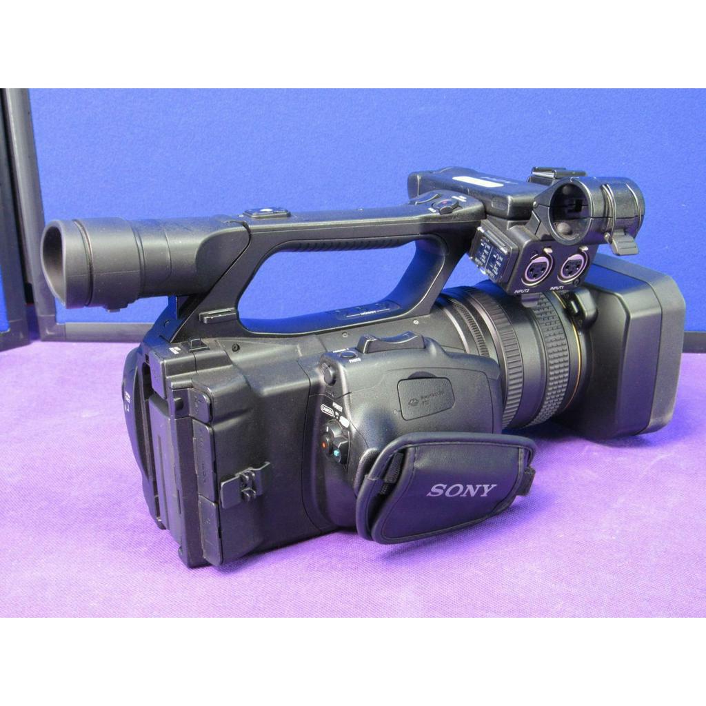 Máy quay phim chuyên nghiệp Sony HVR-Z5U - Tường Duy Digital